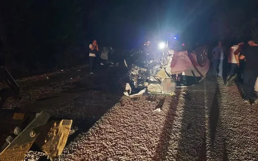 Çanaqqalada dəhşətli qəza: 6 nəfər öldü - FOTO