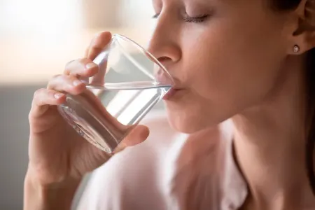 Yayda nə qədər su içmək lazımdır - Mütləq bunları bilməlisiz!