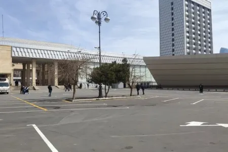 Dəmiryol Vağzalında parklanma xidməti müvəqqəti - dayandırılır