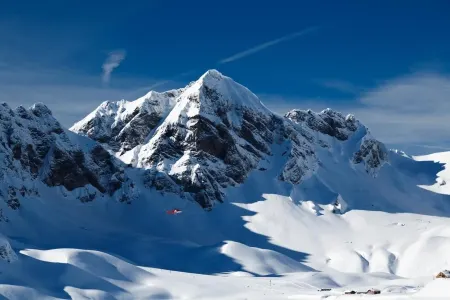 İtaliyada itkin düşən alpinistlərin cəsədləri tapıldı