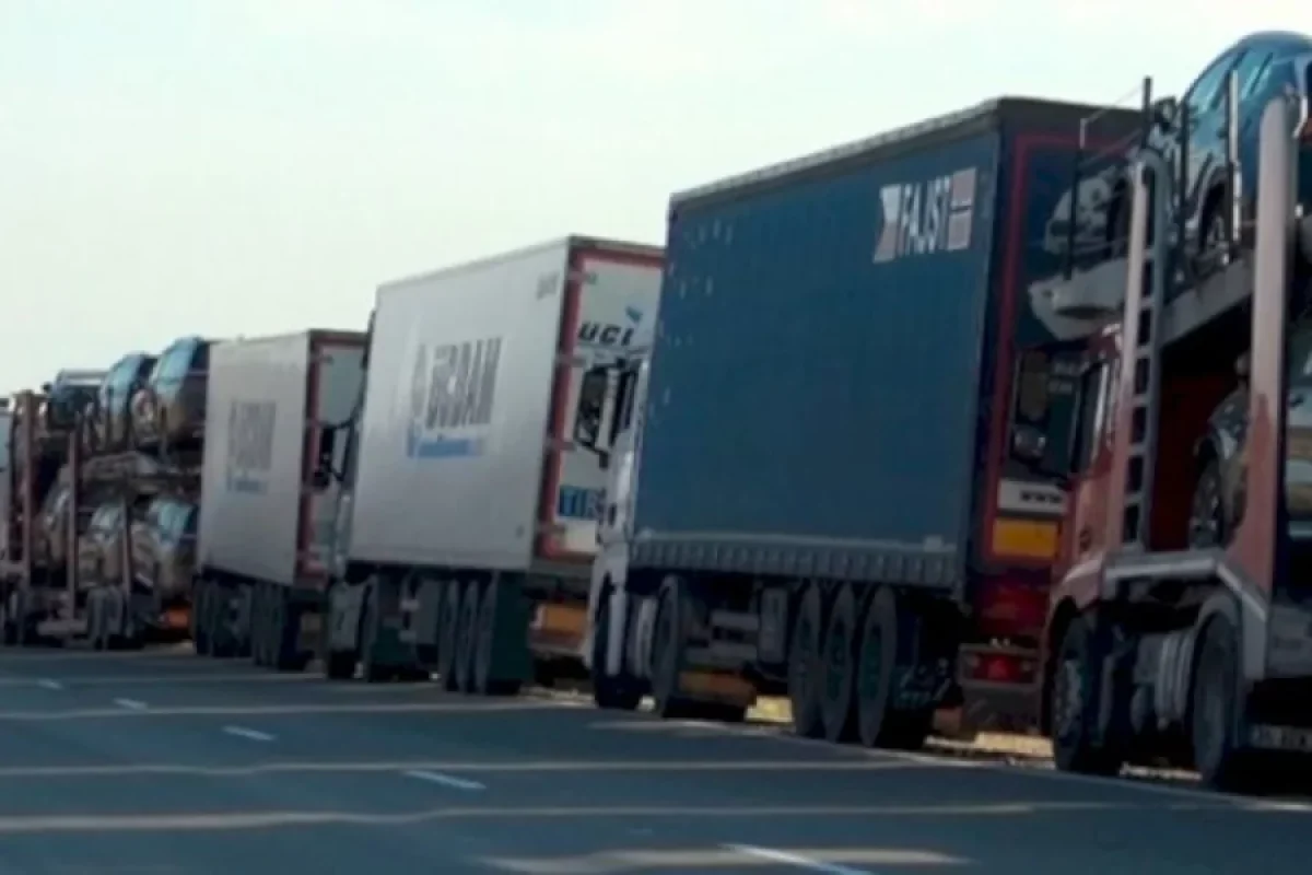 “Qırmızı Körpü” gömrük postunda 440 avtomobil gözləyir