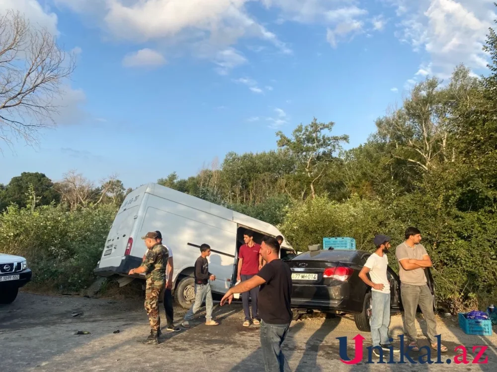 Şabranda iki avtomobil toqquşdu - FOTOLAR