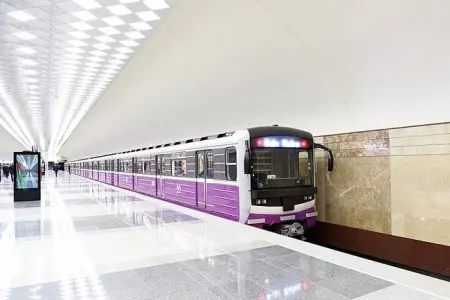 Bakıda metrodan istifadə edənlərin sayı azalıb