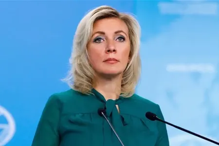 Zaxarovadan Makronun açıqlamasına SƏRT CAVAB