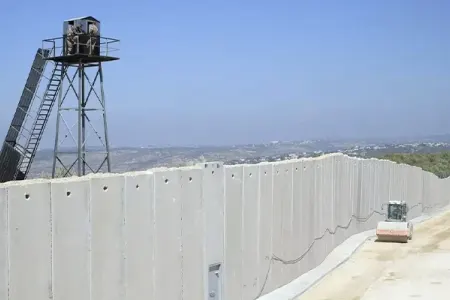 İran bu ölkələrlə sərhədə 130 kilometrlik divar çəkdi