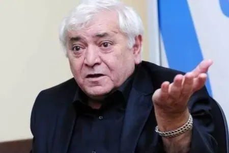 "Küçədə tumanla gəzmək olar?! - Aqil Abbas həbs olunan turistlər barədə DANIŞDI