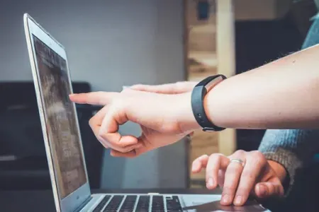 Seçim ərizəsin təsdiqləyənlər qəbul nəticələrini gözləyir...