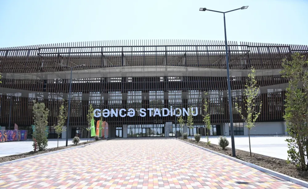 Prezidentlə xanımı Gəncə stadionunda - FOTOLAR