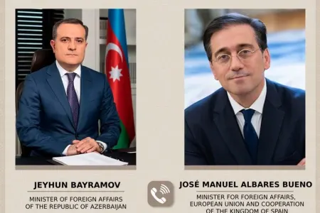 Ceyhun Bayramov İspaniyalı həmkarı ilə danışdı