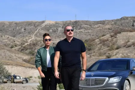 Prezident və birinci xanım “Hacıkənd” istirahət kompleksinin tikintisi ilə tanış oldular