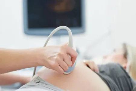 Müayinəyə gələn hamilə xəstəxanada öldü