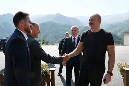 “Hər gün bal yeyirəm, qonaqlara göndərirəm” - İlham Əliyev