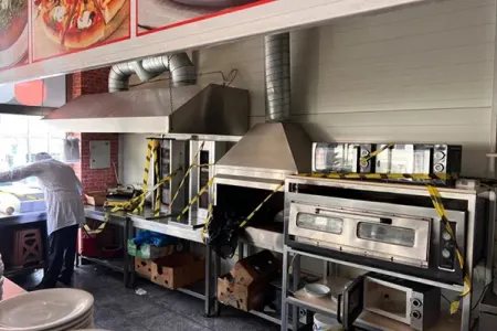 Kütləvi zəhərlənməyə səbəb olan dönərxana bağlandı - Fotolar