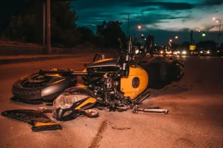 Astarada qəza törədən motosikletçi öldü