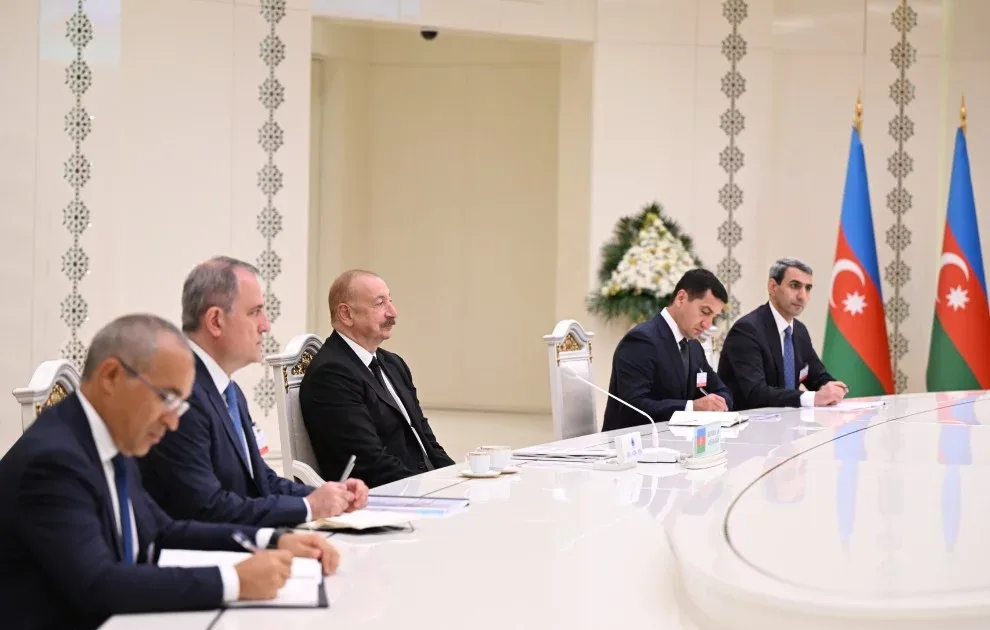 İlham Əliyevin Berdiməhəmmədovla geniş tərkibdə görüşü oldu - FOTOLAR/ YENİLƏNDİ