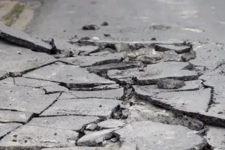 Bu ölkədə 7,5 ballıq zəlzələdən sonra sunami xəbərdarlığı edildi