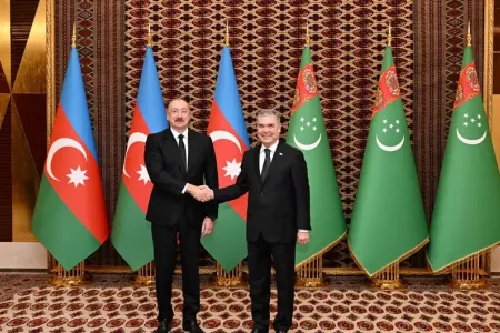 İlham Əliyev Berdiməhəmmədovla təkbətək görüşdü - YENİLƏNDİ