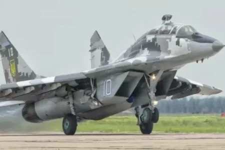 Ukraynada qırıcı təyyarə qəzaya düşdü, - pilot öldü