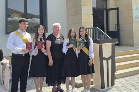 Bu məktəbin bütün məzunları tələbə adını qazandı - FOTO