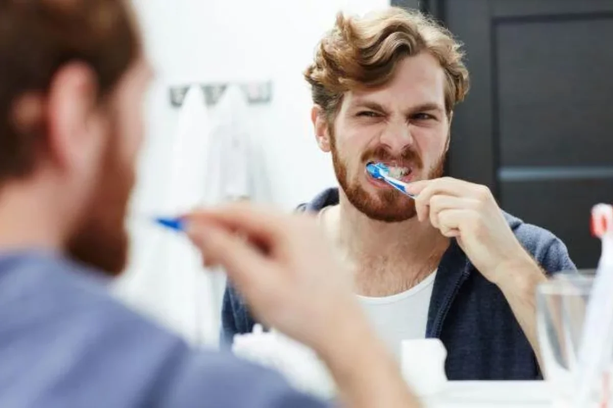 Dişlərinizi məhv edən gündəlik vərdişlər