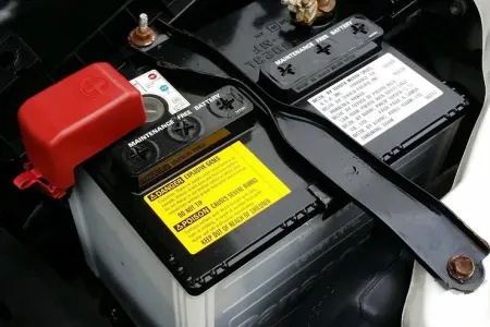 Avtomobilinizin akkumulyatoru 10 ildən artıq işləyəcək: - Sadəcə bunu edin