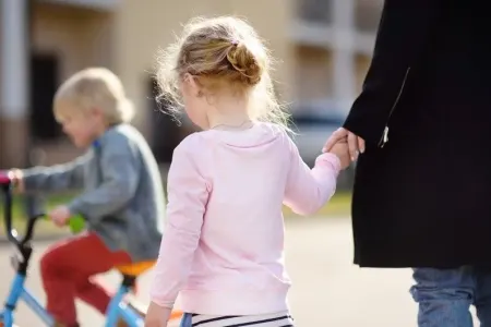 Ötən il övladlığa götürülən uşaqların sayı açıqlandı