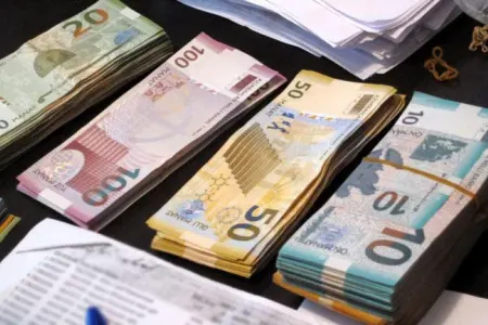 Bakıda evdən 10 min manat oğurlayanlar saxlanıldı