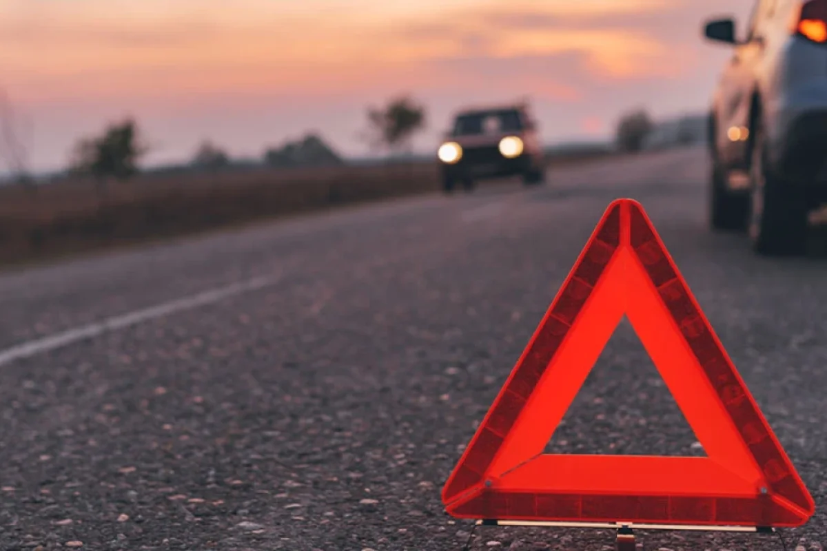 Biləsuvarda maşın aşdı, azyaşlı yaralandı