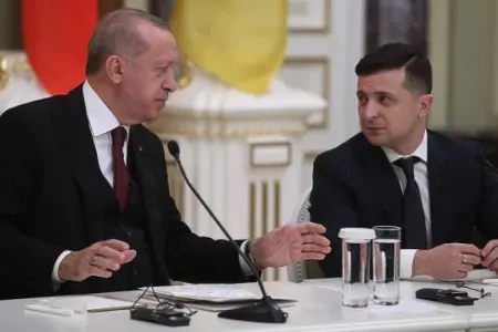 Zelenski Ərdoğanla səfirliyimizin binasının vurulmasını müzakirə etdi