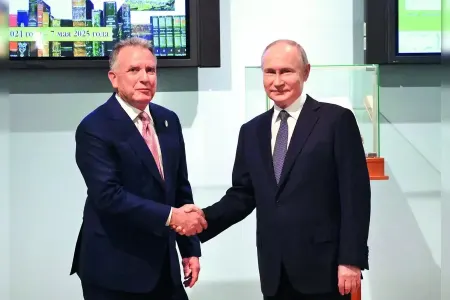Putinlə görüş zamanı protokol qaydalarını POZDU