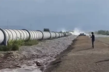 Şəmkirdə boru xətti partladı, fontan vurdu - – VİDEO