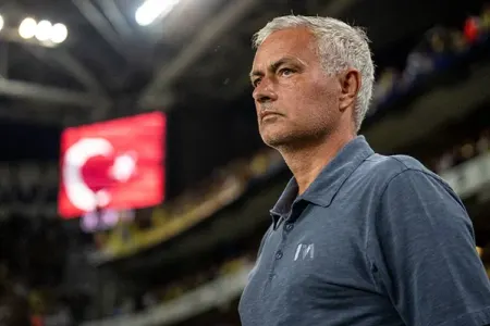 Mourinyo “Fənərbaxça”dan qovuldu