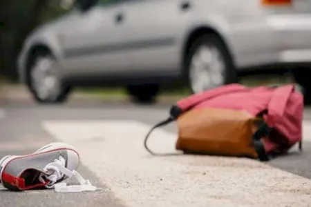 Gəncədə 15 yaşlı qızı maşın vurdu