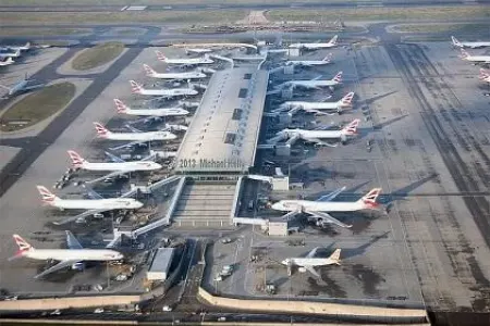 Hitrou hava limanında insident: saxlanılan var