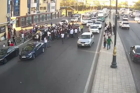 Maşın piyadanı vurdu: sıxlıq yarandı