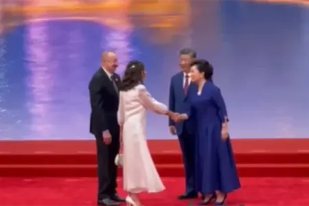 İlham Əliyev və xanımını belə qarşıladılar - VIDEO