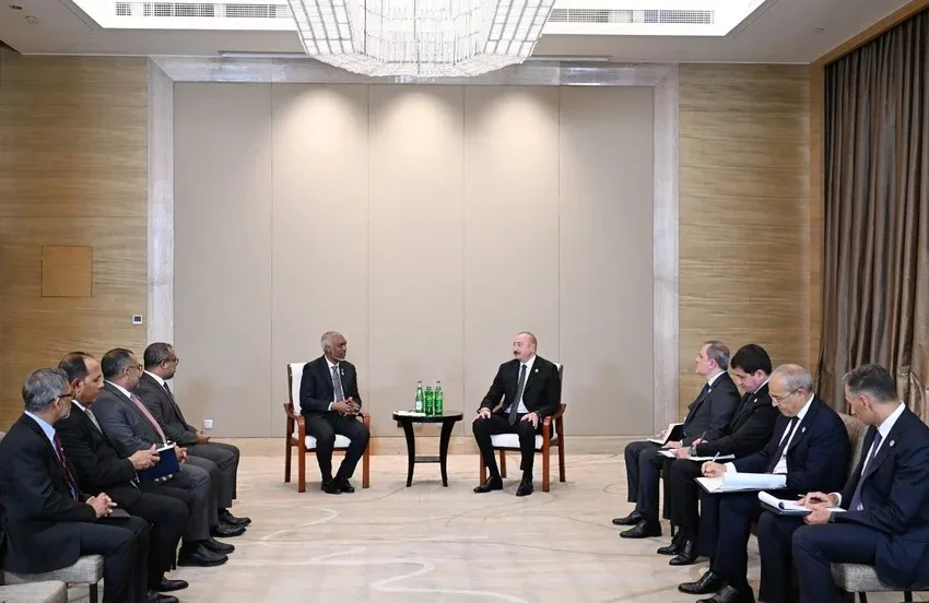 İlham Əliyevin Maldiv Prezidenti ilə görüşü oldu - FOTO (YENİLƏNİB)