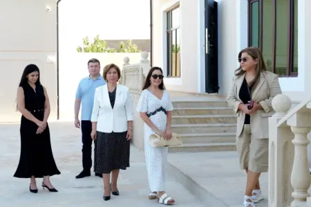 Leyla Əliyeva “Tut Əlimdən” Uşaqlar üçün Sosial Reabilitasiya Mərkəzində - FOTOLAR