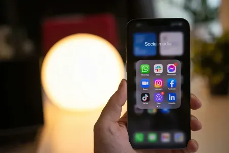 Sosial şəbəkədə danışdığı qızı aldadıb 12 min pulunu aldı