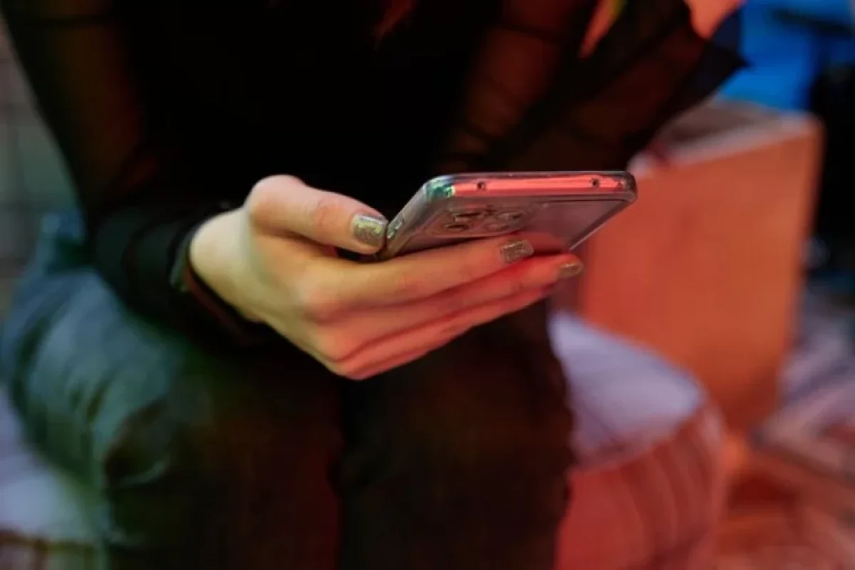 Telefon istifadəçilərinin DİQQƏTİNƏ: Bunu etməyin - Nəticələri faciəvi ola bilər