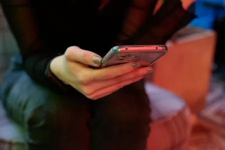 Telefon istifadəçilərinin DİQQƏTİNƏ: Bunu etməyin - Nəticələri faciəvi ola bilər