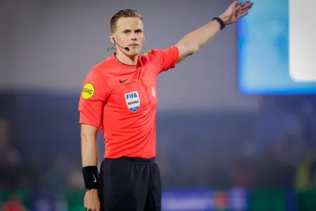 İslandiya – Azərbaycan oyunu niderlandlı hakimlərə - tapşırıldı