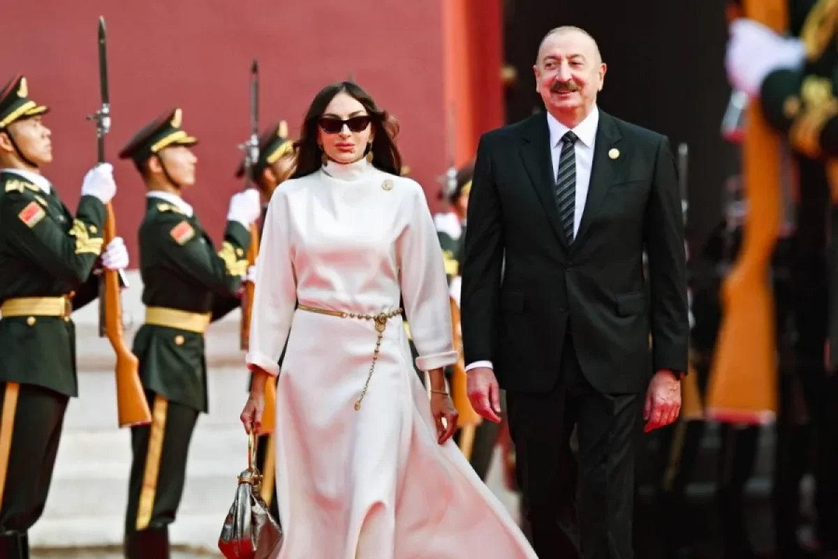 Prezident və xanımı Pekindəki paradda - FOTOLAR+VİDEO