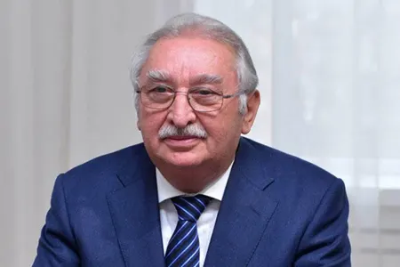 “Universiteti uşaqlar özləri idarə edir”