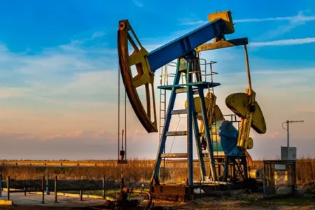 Azərbaycan neftinin qiyməti aşağı düşüb