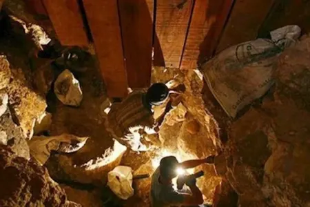 Bu ölkıdə qızıl mədəni uçdu: - altı nəfər öldü