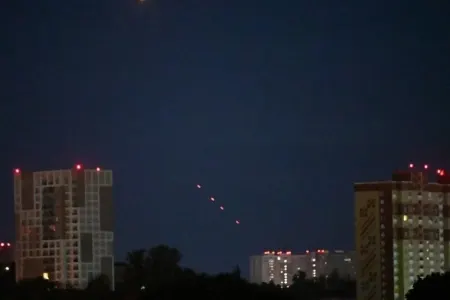 Kiyevdə hökumət binası vuruldu, ölənlər var