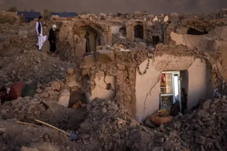 Əfqanıstanda ŞOK: - Qadınlar dağıntılar altında öldü, əvvəlcə kişiləri xilas etdilər