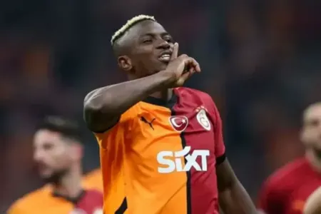 "Qalatasaray" Osimhen üçün təcili təyyarə göndərdi