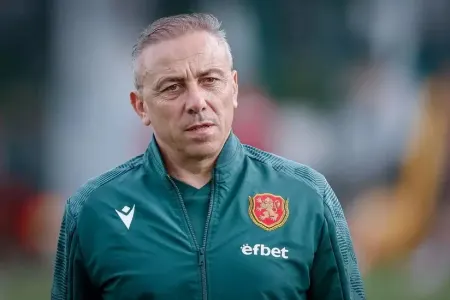 Bolqarıstan millisinin baş məşqçisi istefa verdi